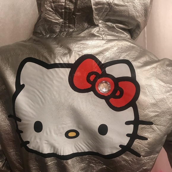 Amazing 🤩 rare y2k metallic silver hello kitty cropped jacket♥️ - Picture 15 of 17